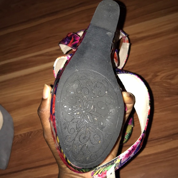 Shoes - Picture 2 of 2